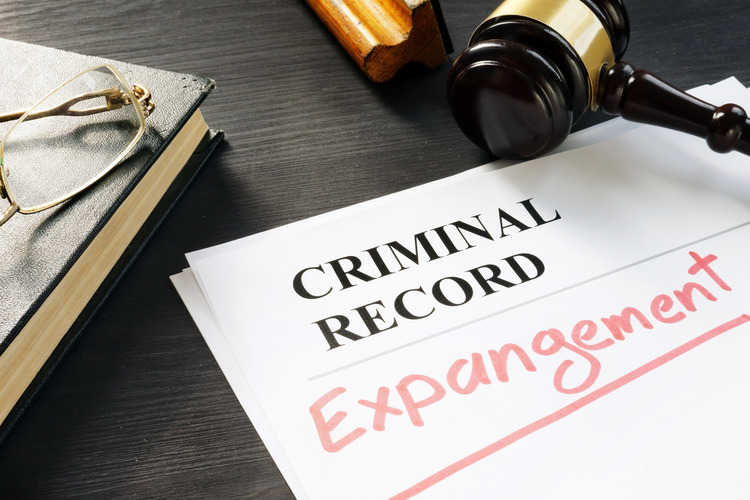 dismissal vs expungement