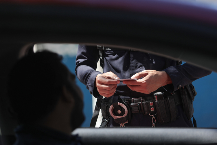 Can a police officer sue for personal injury